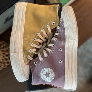 Chuck 70 Hi in Prairie Sand/Noble Grey (unisex)